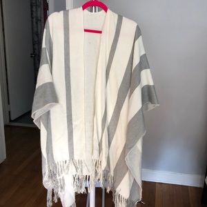 Express poncho/cape